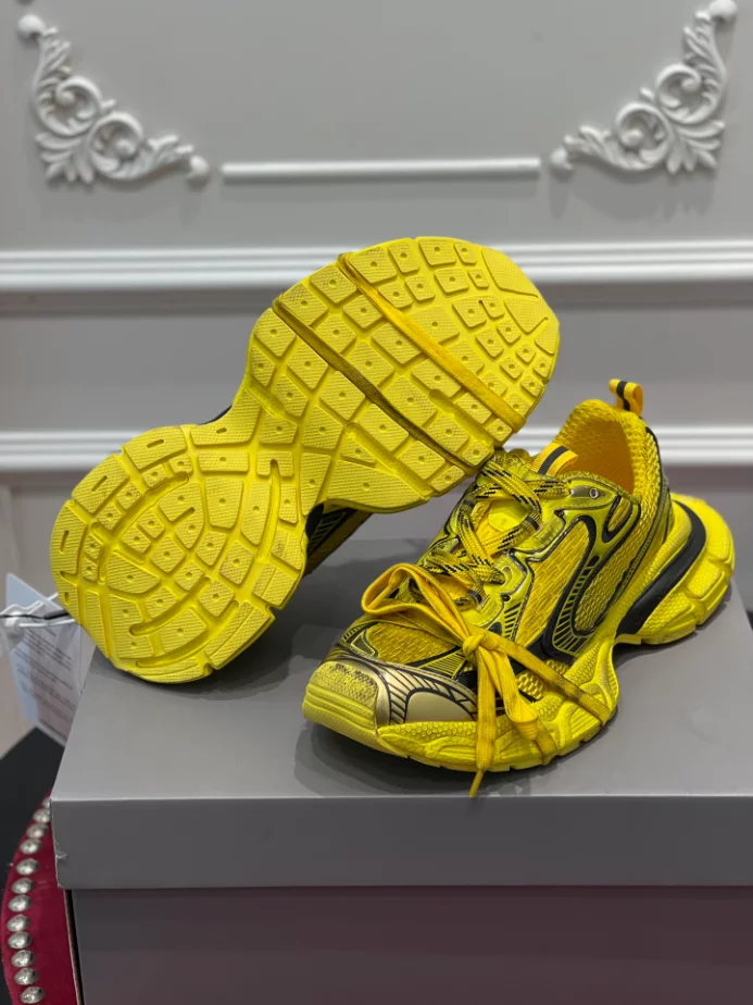 BALENCIAGA MEN’S 3XL SNEAKER – BLA121