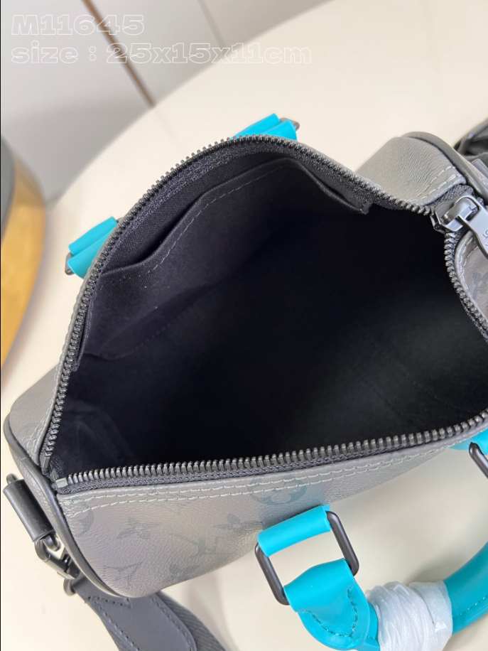 Louis Vuitton Keepall Bandoulière 25 Bag Blue – LW131