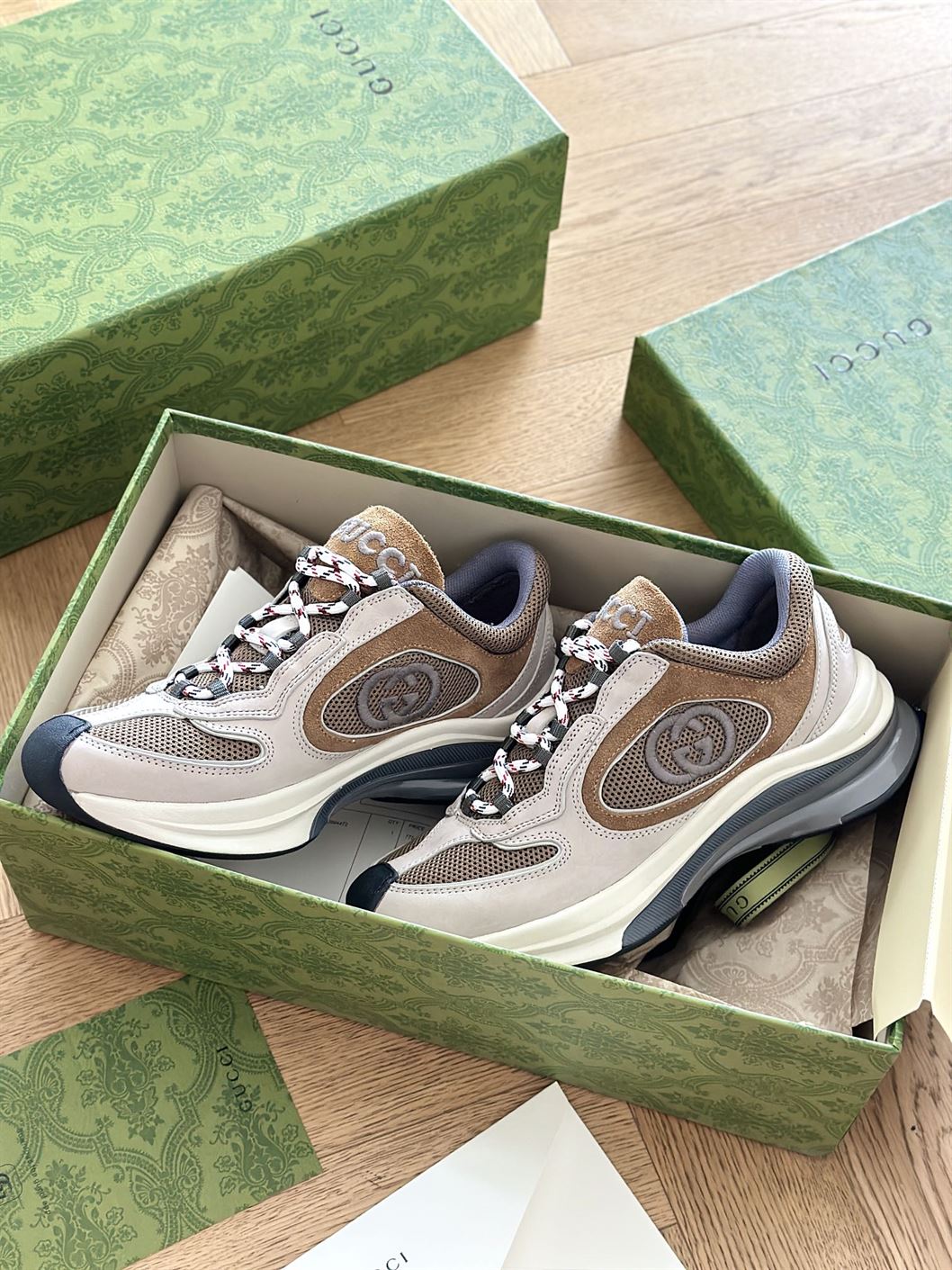 GUCCI RUN SNEAKER LIGHT GREY SUEDE – GCC115