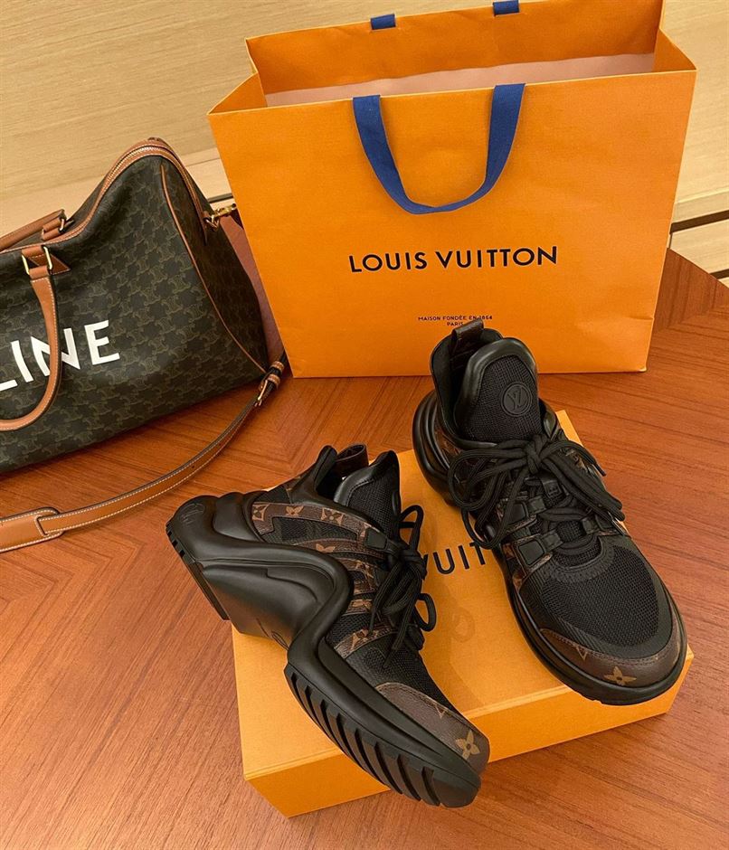 LOUIS VUITTON ARCHLIGHT TRAINERS – LVS098