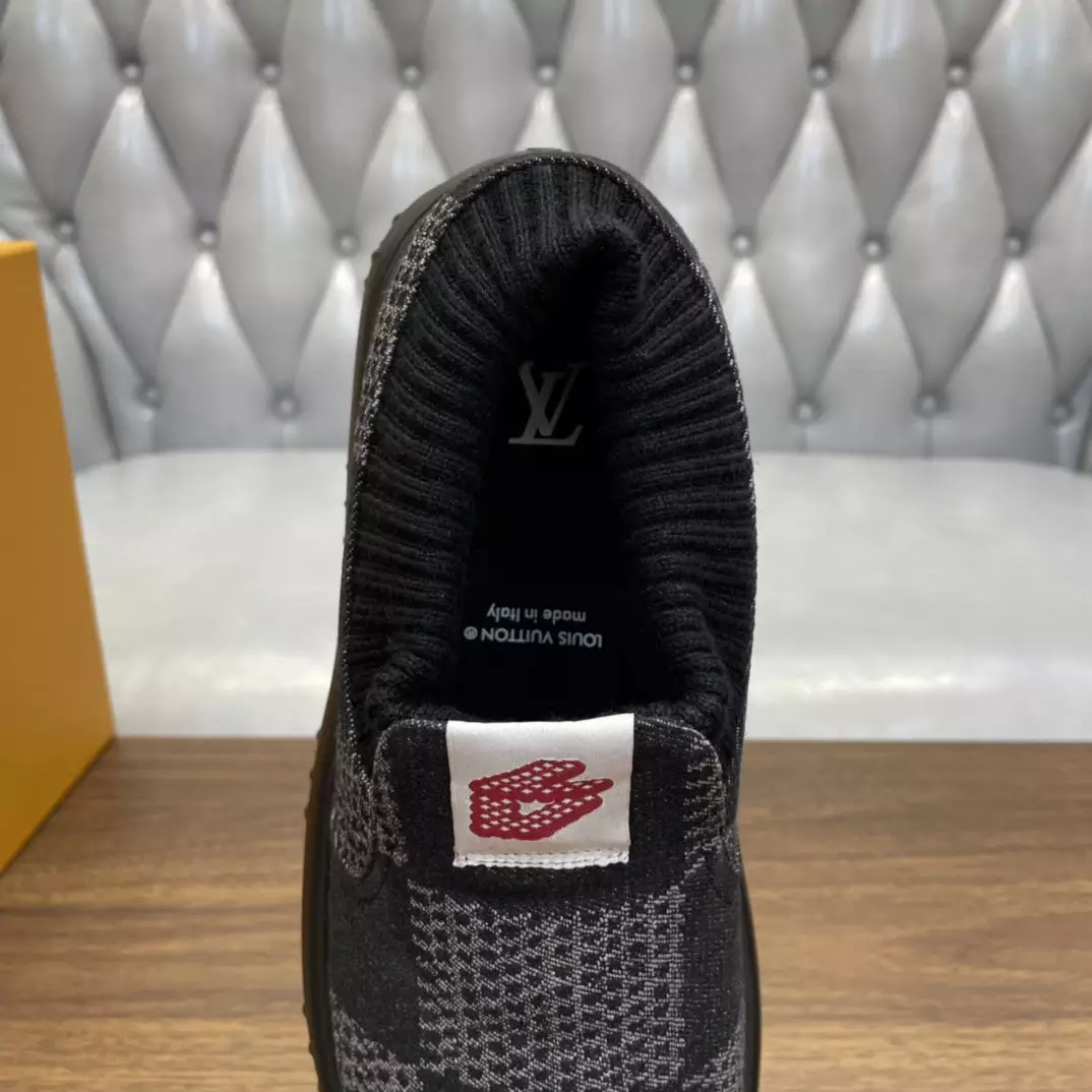 SPACE LANDER SLIP ON IN BLACK – VL059