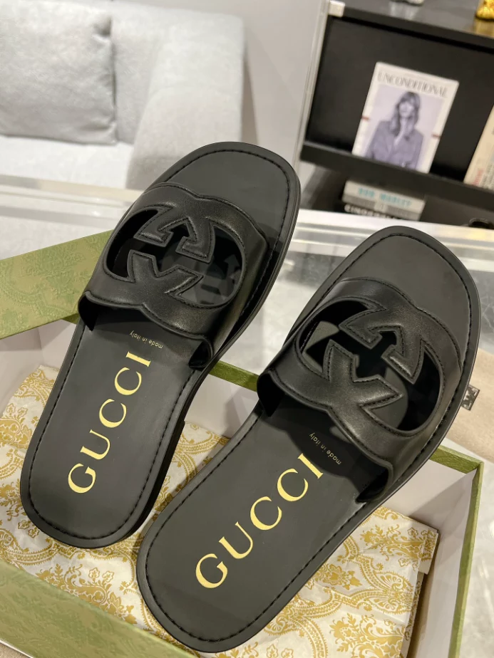 GUCCI MEN’S SLIDE SANDAL – GSL067
