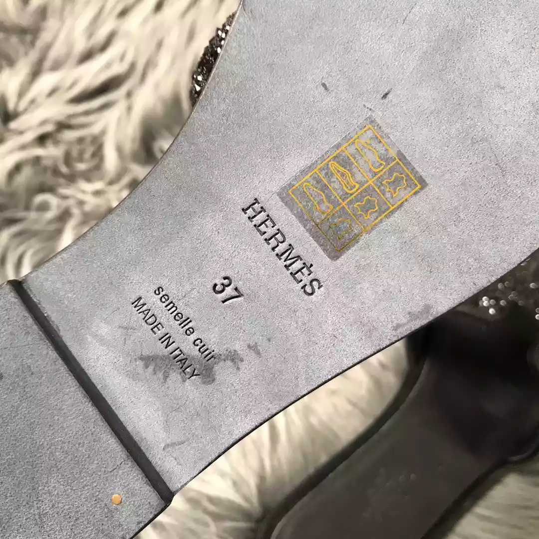 HERMES ORAN SLIDE SANDALS IN BLACK SUEDE WITH BLACK CRYSTAL – HMSD102