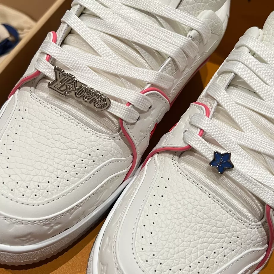 LOUIS VUITTON TRAINER SNEAKER – LVS241
