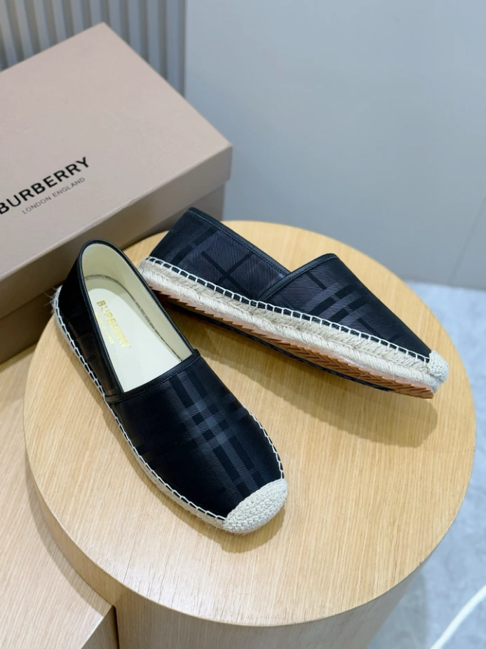 BURBERRY CANVAS STRAW BUCKET – BBR038