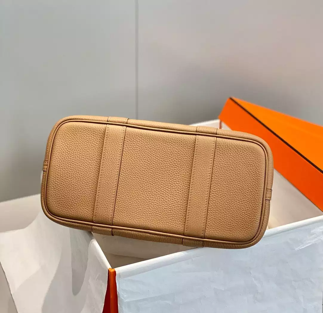 Hermes Garden Party 30 Bag In Chai Taurillon Leather – HW073