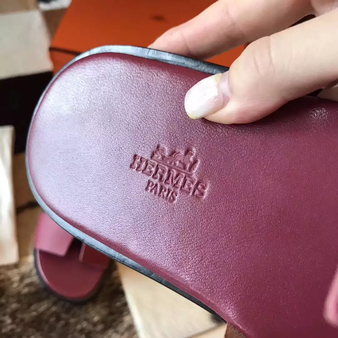 HERMES MEN’S IZMIR SANDALS IN RUBY EPSOM CALFSKIN – HMSD031