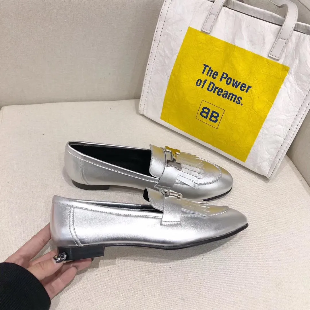 Hermes Women’s Royal Loafers In Silver Metallic Lambskin – HM087
