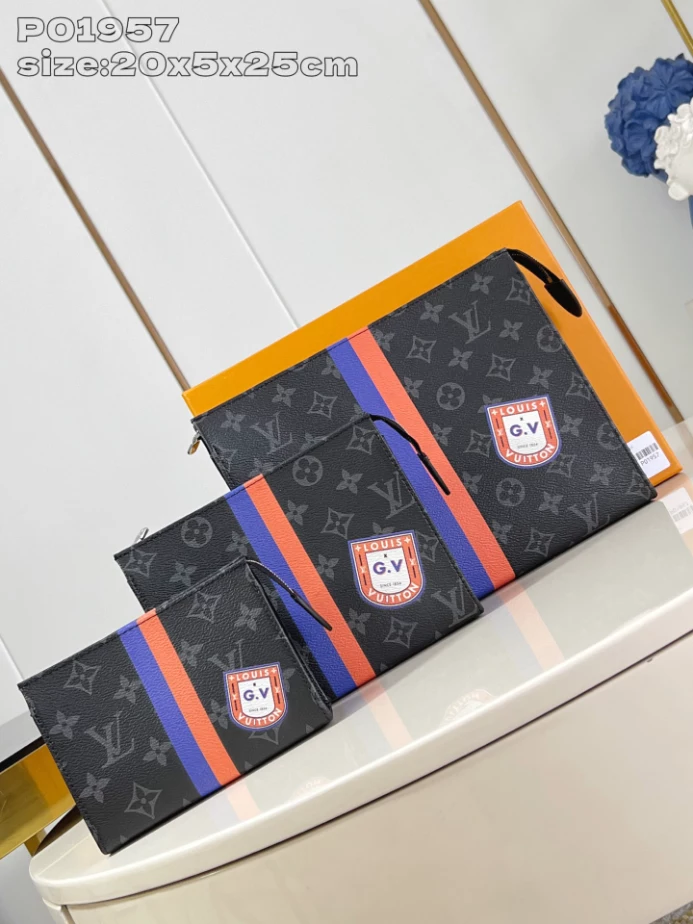 TRIO TOILET POUCH MON MONOGRAM P01957 – LW383