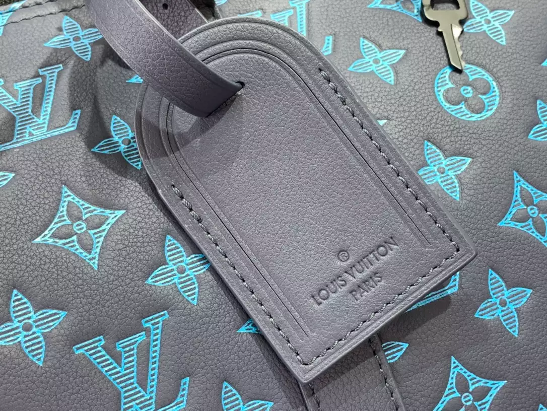 LV Keepall Bandoulière 50 in Monogram Shadow – LW182