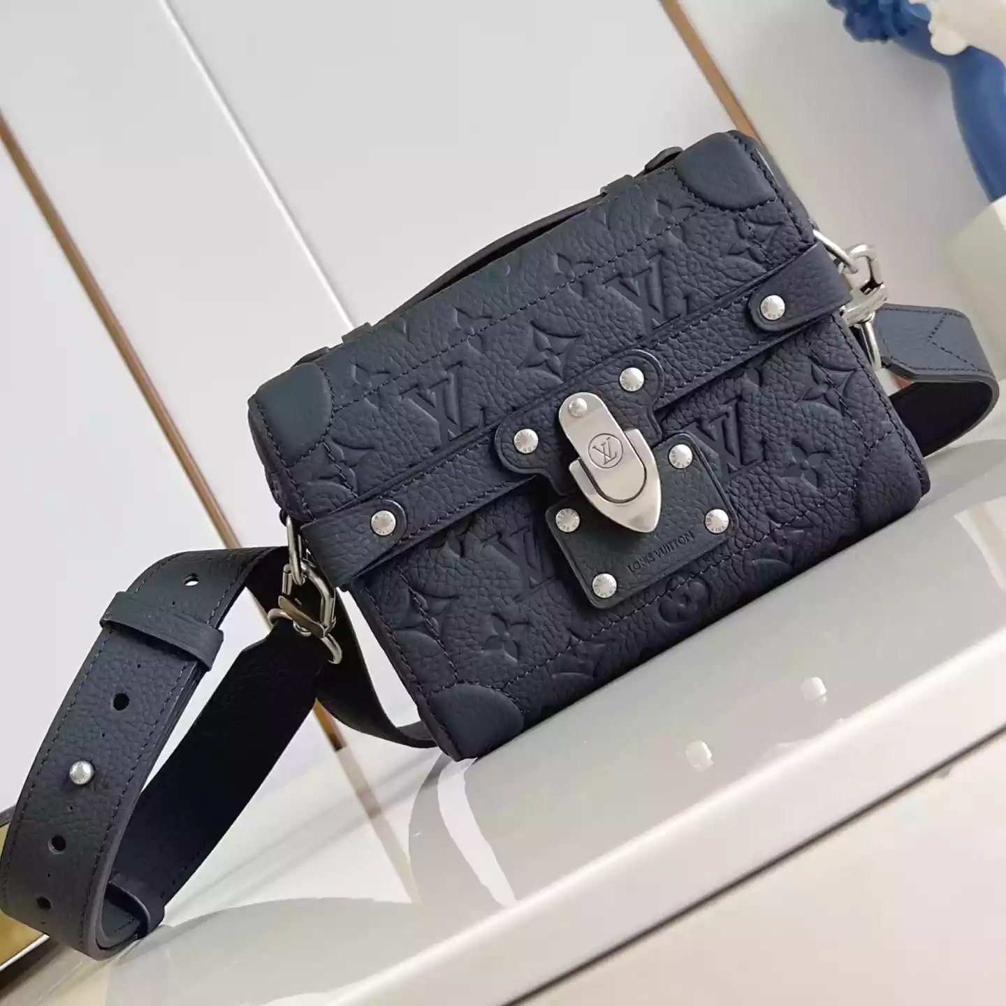 SOUL TRUNK CROSSBAG BLACK TAURILLON MONOGRAM – LW298