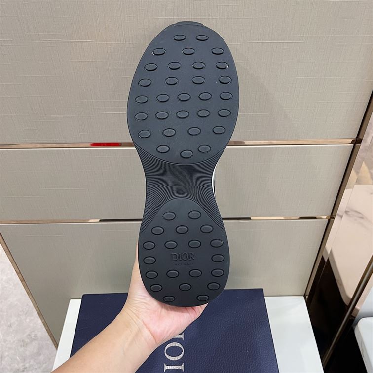 DIOR B25 RUNNER SNEAKER – DO067