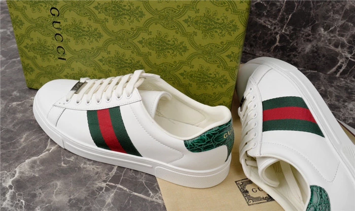 MEN’S GUCCI ACE SNEAKER WITH WEB – GCC285
