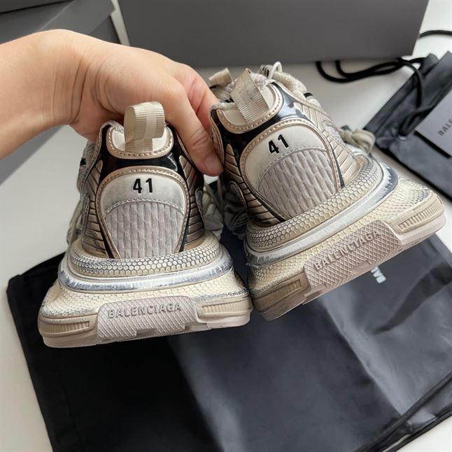 BALENCIAGA 3XL SNEAKER IN BEIGE – BLA086