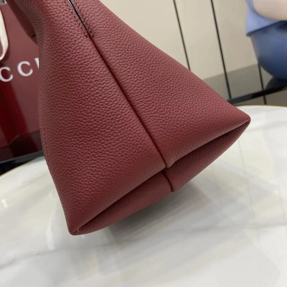 GUCCI SOFTBIT MEDIUM TOP HANDLE BAG – GB96