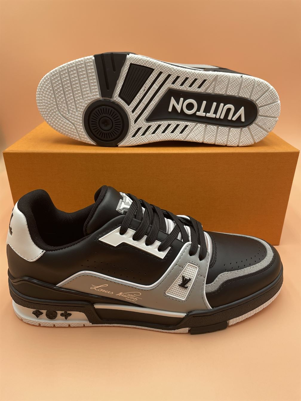 LOUIS VUITTON TRAINER SNEAKER BLACK – LVS126