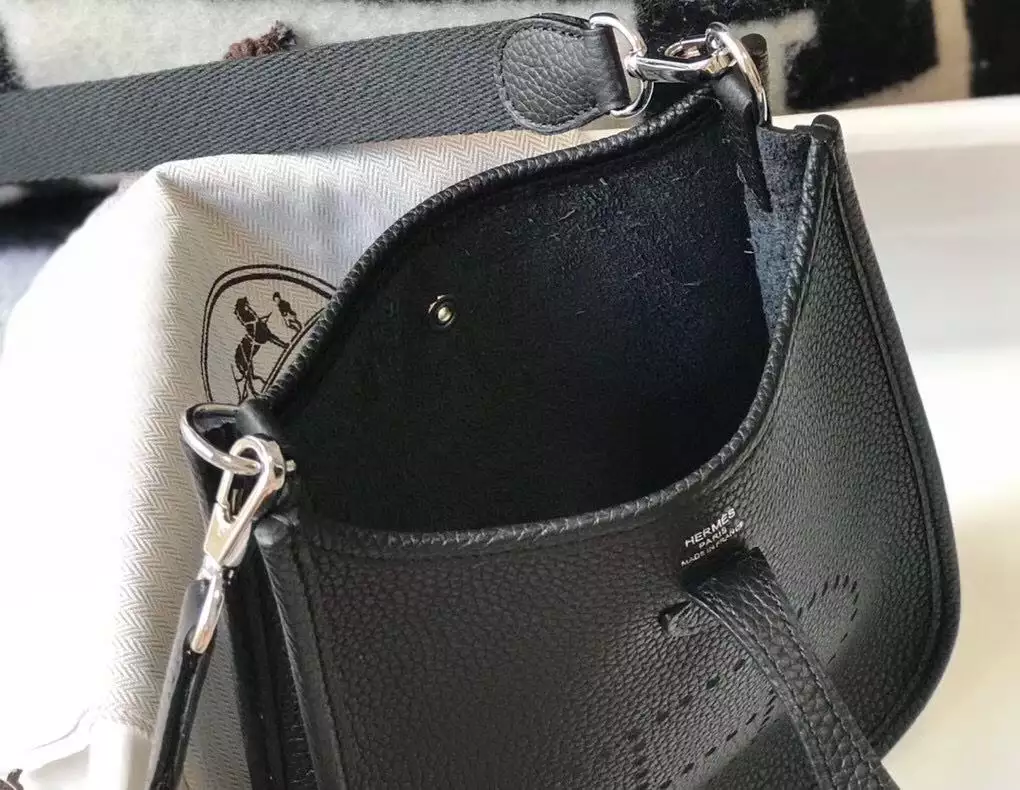 Hermes Evelyne III TPM Bag In Black Clemence Leather – HW050