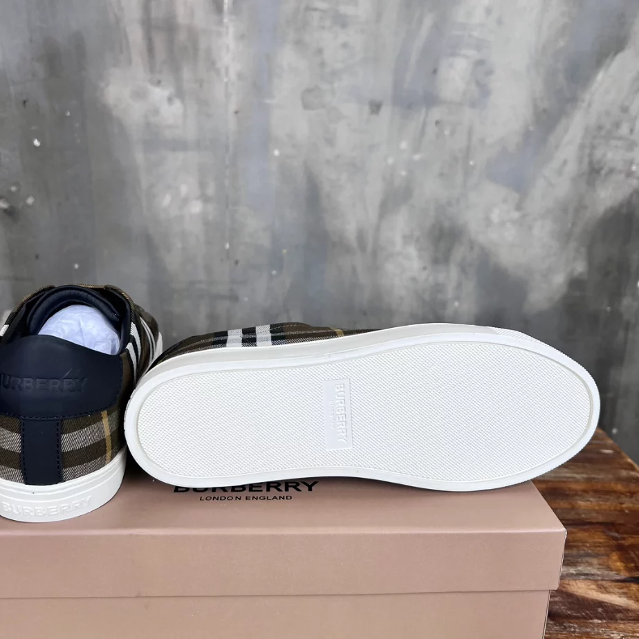 BURBERRY CHECK AND LEATHER SNEAKERS – BBR071