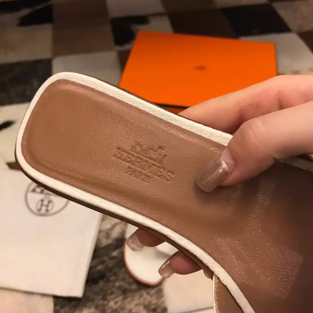 HERMES ORAN SLIDE SANDALS IN WHITE LIZARD LEATHER – HMSD120