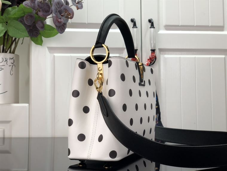 LOUIS VUITTON CAPUCINES BB White & Black – LW093