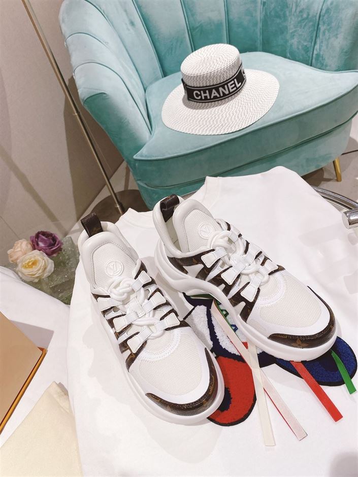 LOUIS VUITTON ARCHLIGHT TRAINERS – LVS106
