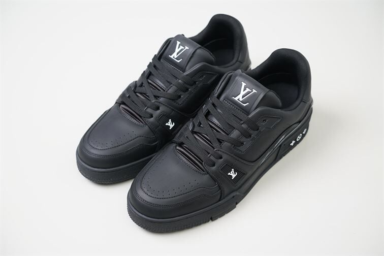 LOUIS VUITTON TRAINER SNEAKER – LVS084
