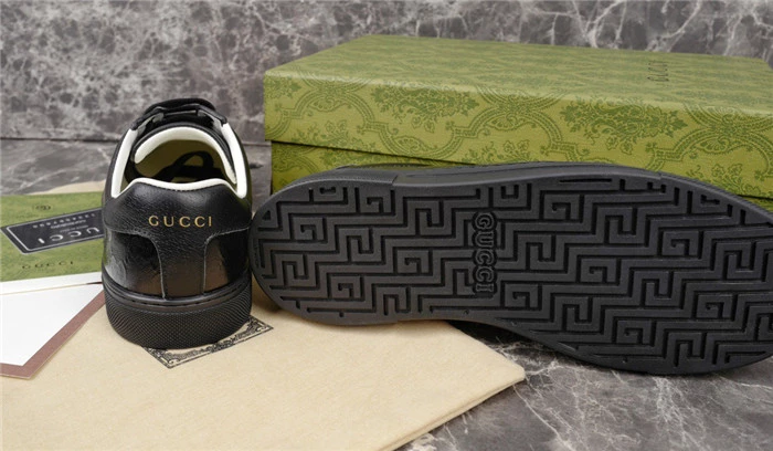 MEN’S GUCCI ACE SNEAKER WITH WEB – GCC284
