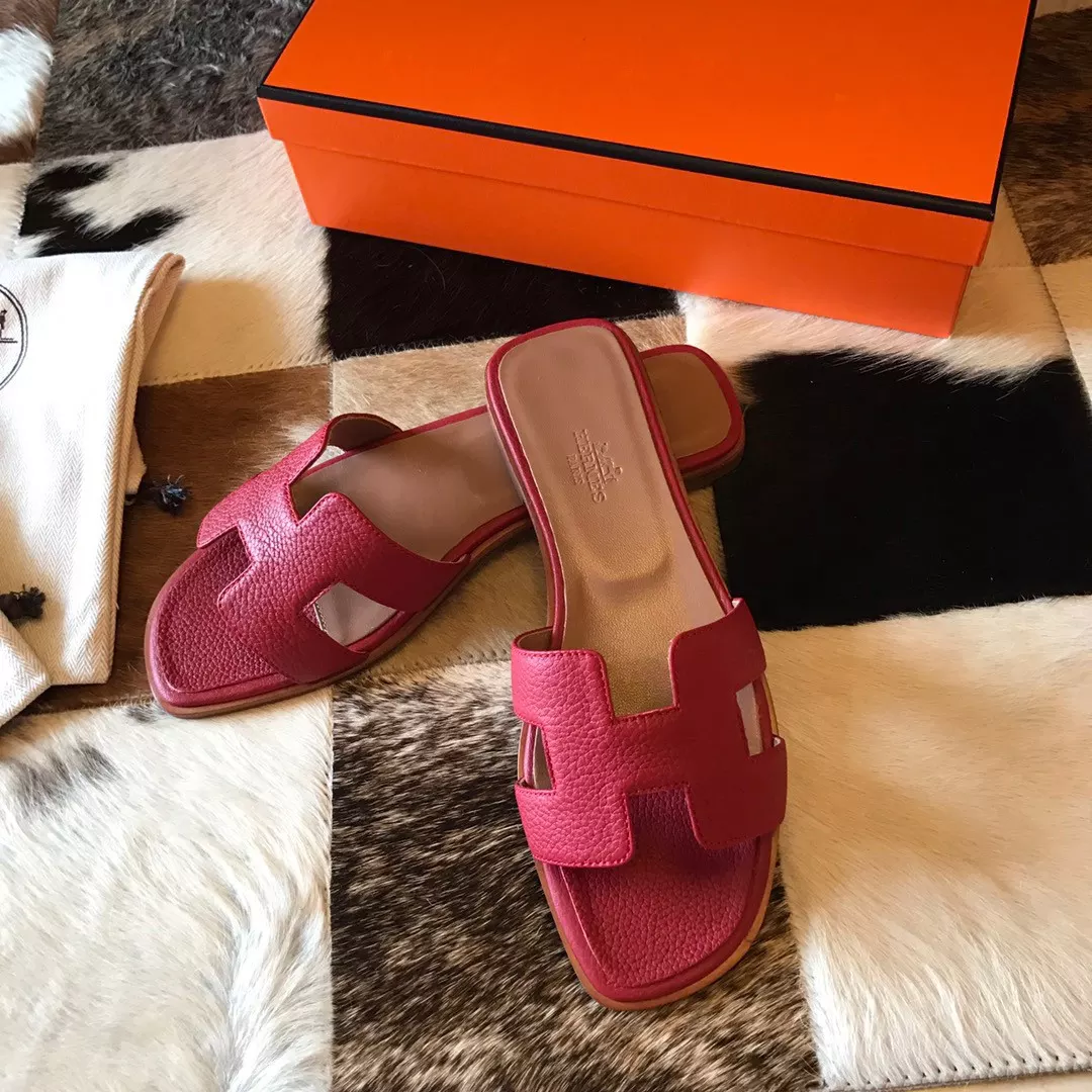 HERMES ORAN SLIDE SANDALS IN RED CLEMENCE LEATHER – HMSD112