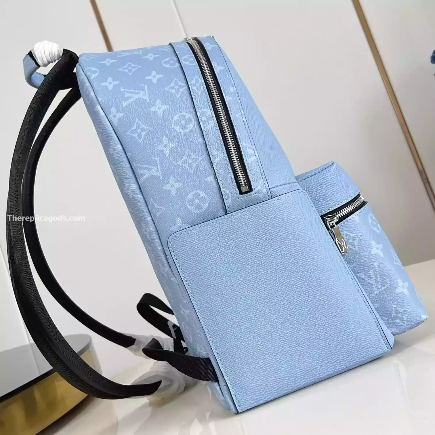 DISCOVERY BACKPACK PM SKY BLUE MONOGRAM CANVAS – LW321