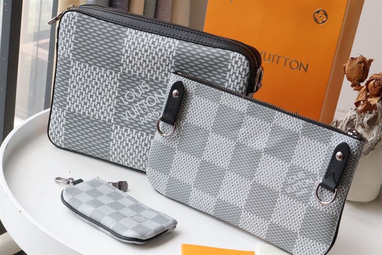 LOUIS VUITTON TRIO MESSENGER BAG – LVB026