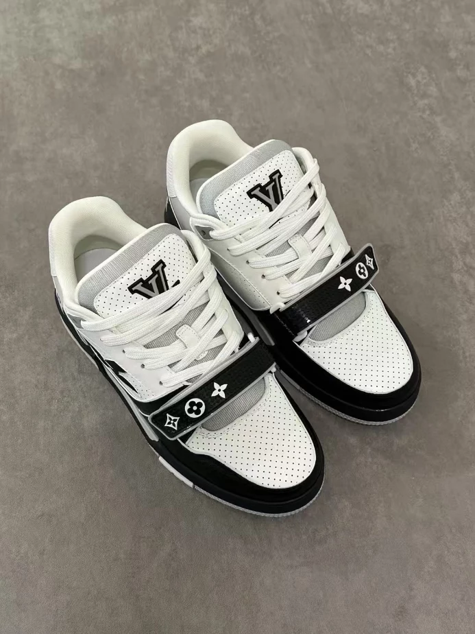 LOUIS VUITTON TRAINER SNEAKER – LVS247