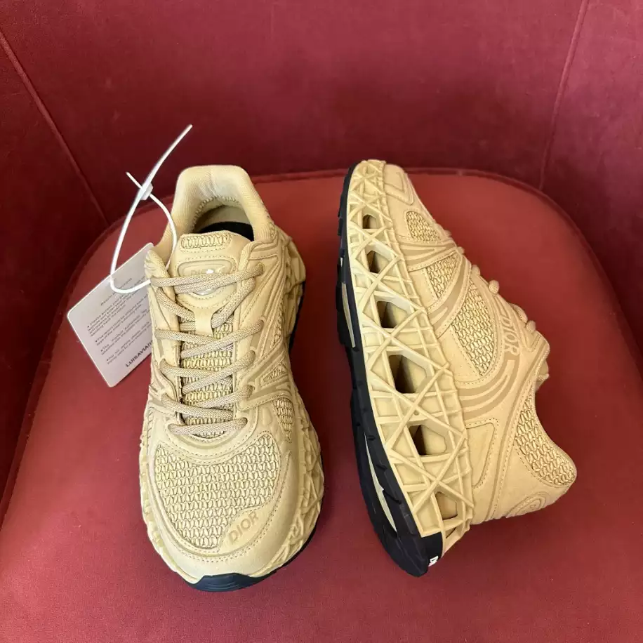 DIOR B35 BLADE COUPLE SNEAKERS – DO0208