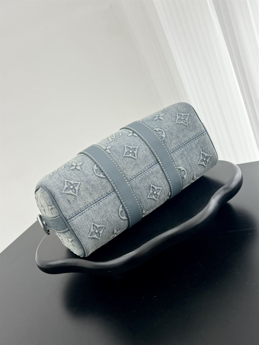 LOUIS VUITTON KEEPALL BANDOULIERE 25 – LVB051