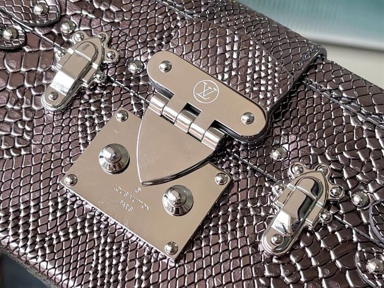 LOUIS VUITTON PETITE MALLE CROCODILIEN MAT – LW067