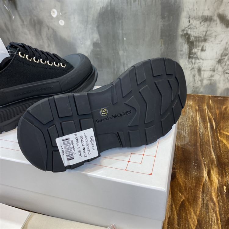 ALEXANDER MCQUEEN TREAD SLICK LOW-TOP SNEAKERS – ALD031