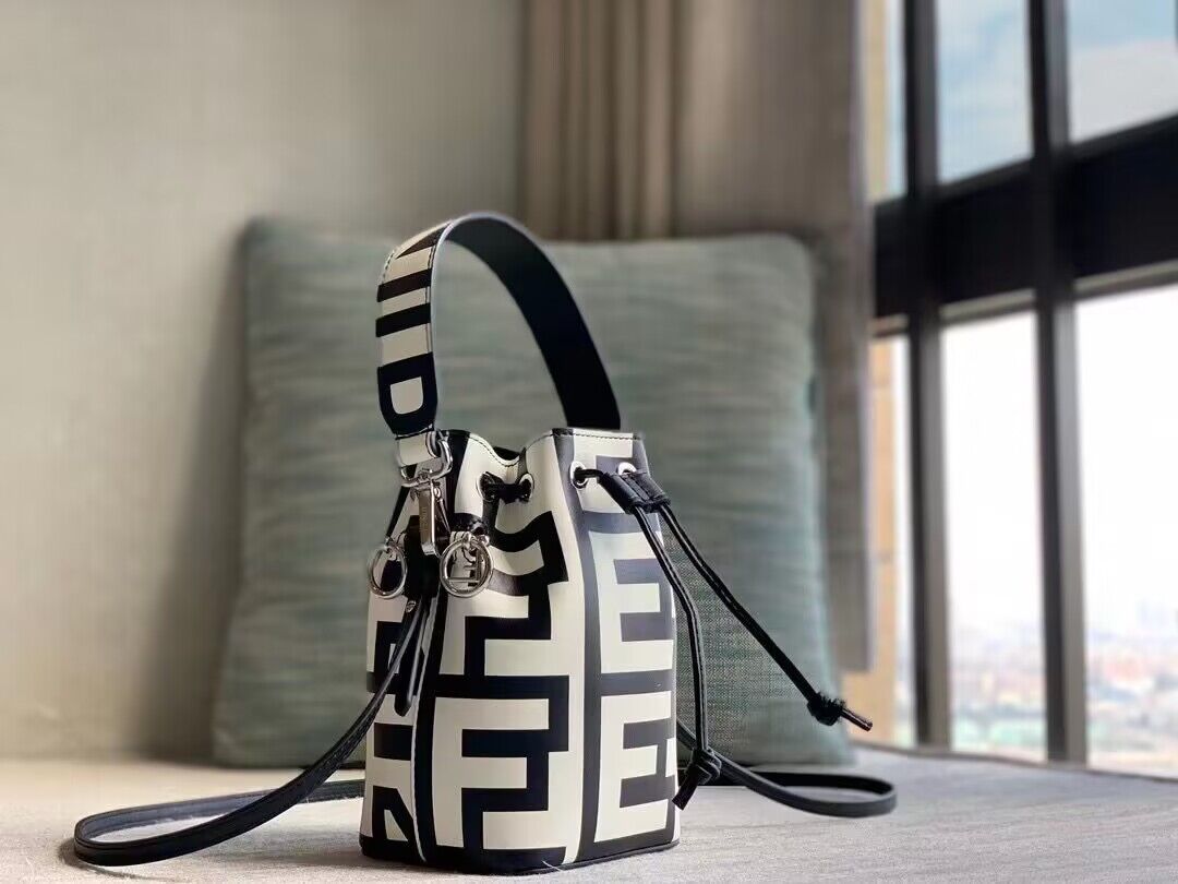 FENDI MON TRESOR TWO TONE LEATHER FENDI BY MACR JACOBS MINI BAG – F042