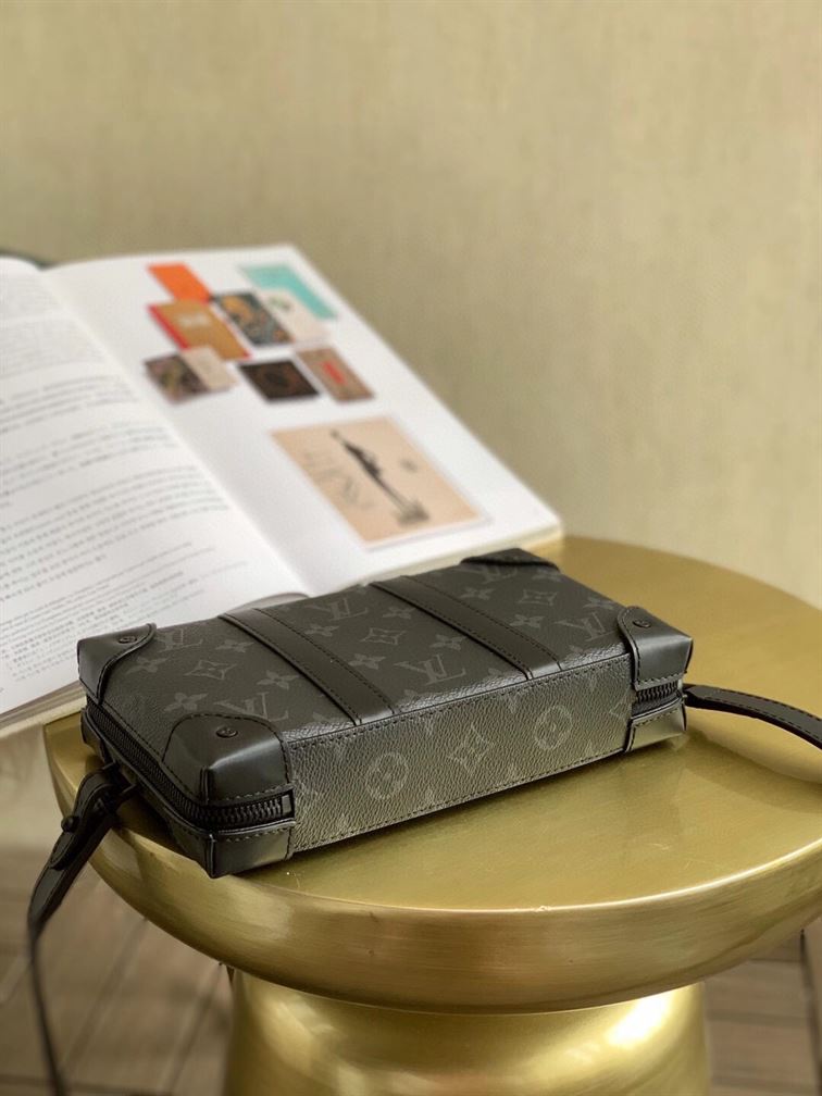 LOUIS VUITTON SOFT TRUNK WALLET MONOGRAM ECLIPSE – LVB041