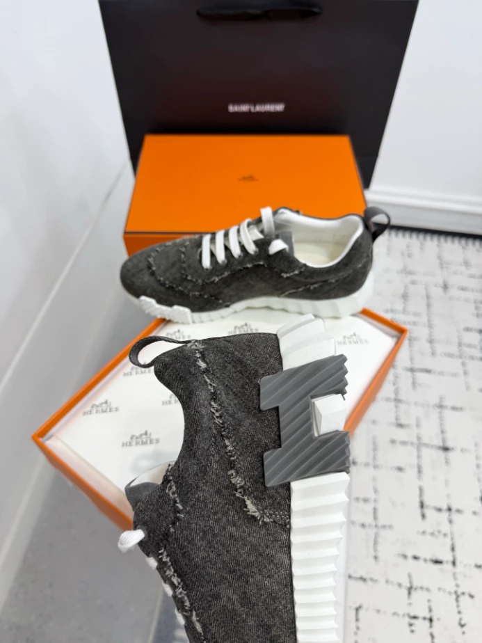 Hermes Bouncing Sneaker – HM095