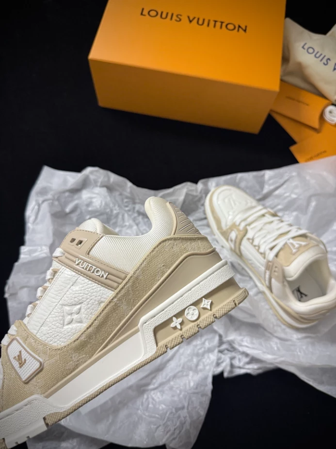 LOUIS VUITTON TRAINER SNEAKER – LVS253