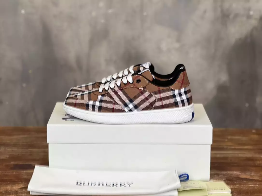 BURBERRY CHECK TERRACE SNEAKERS – BBR092