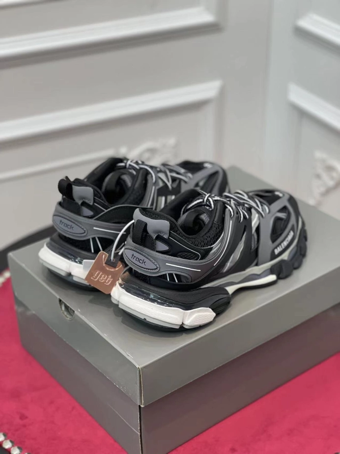 BALENCIAGA TRACK SNEAKER – BLA134