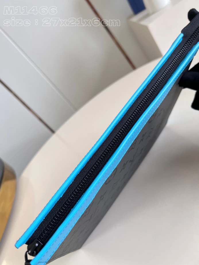 POCHETTE VOYAGE MM TURQUOISE MONOGRAM ECLIPSE REVERSE M11466 – LW393