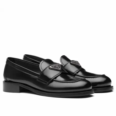 Prada Women’s Loafers In Black Unlined Brushed Leather – PRL005