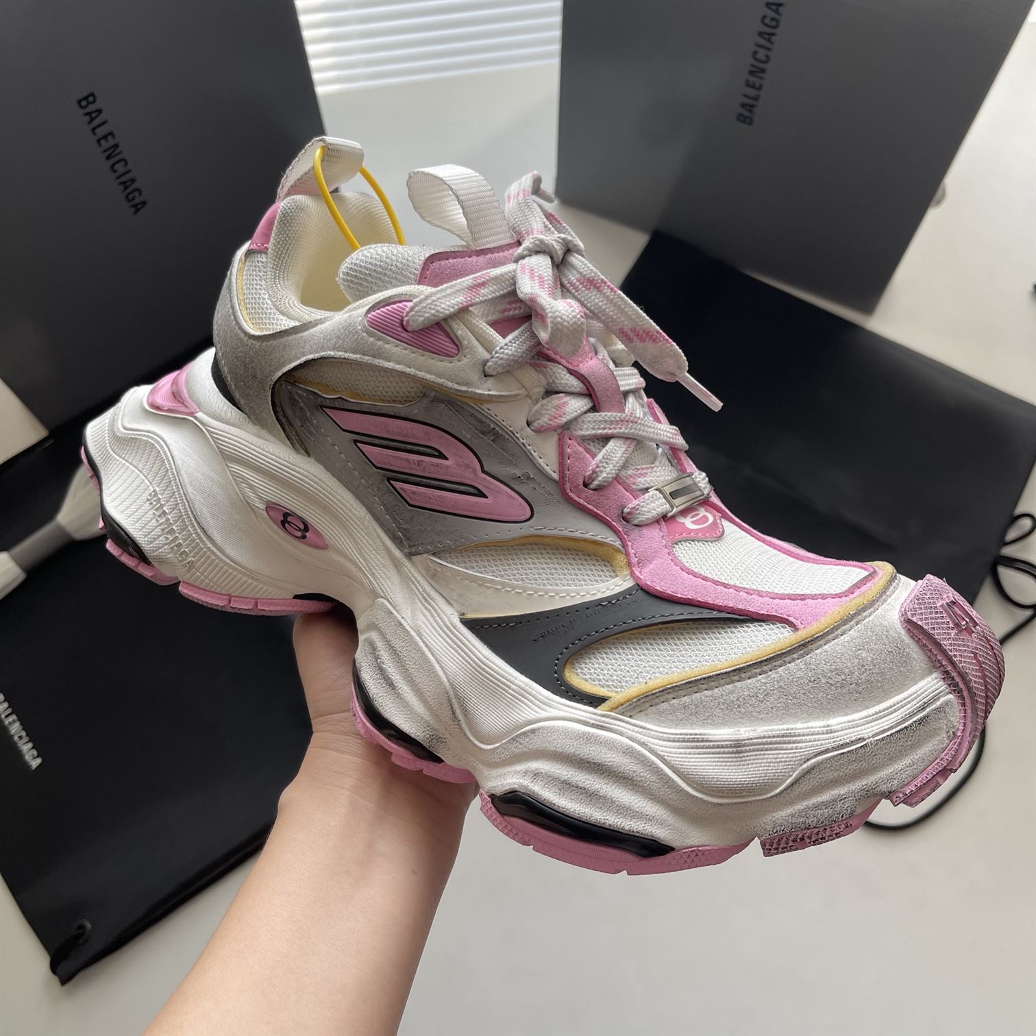 BALENCIAGA CARGO SNEAKER WHITE PINK – BLA094