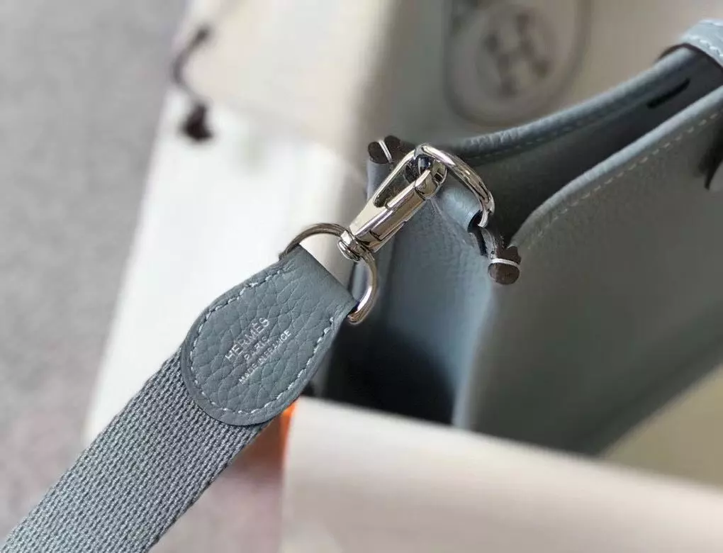 Hermes Evelyne III TPM Bag In Blue Lin Clemence Leather – HW049