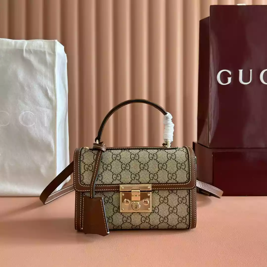 GG Supreme Padlock Small Shoulder Bag – BG081