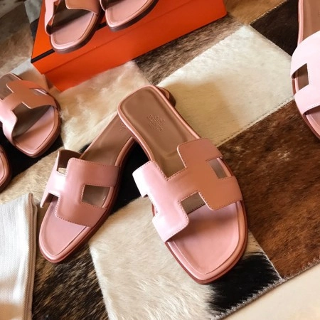 HERMES ORAN SLIDE SANDALS IN PINK SWIFT CALFSKIN – HMSD119