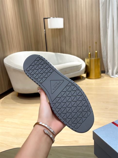 PRADA DOWNTOWN RE-NYLON SNEAKERS – PRS052