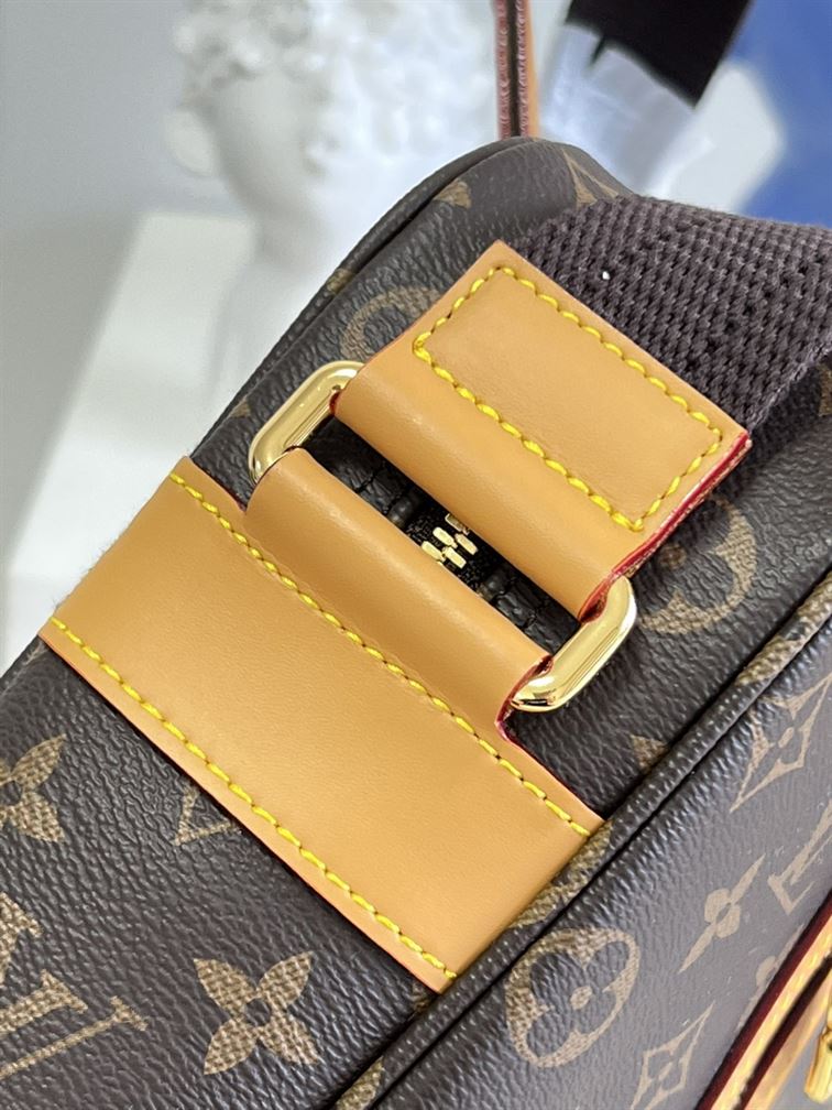 LOUIS VUITTON SAC BOSPHORE MONOGRAM CANVAS MESSENGER BAG IN BROWN – LVB001