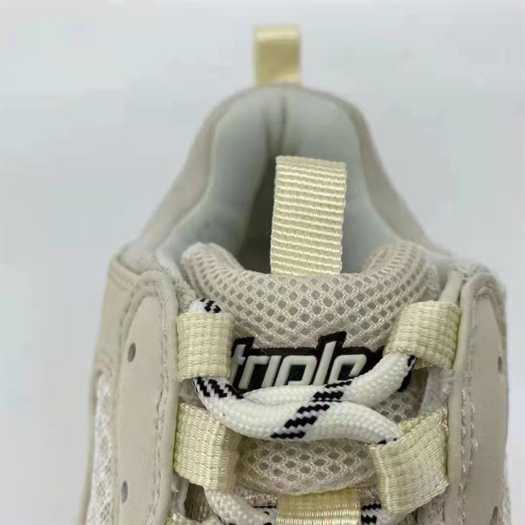 BALENCIAGA TRIPLE S CLEAR SOLE – BLA062